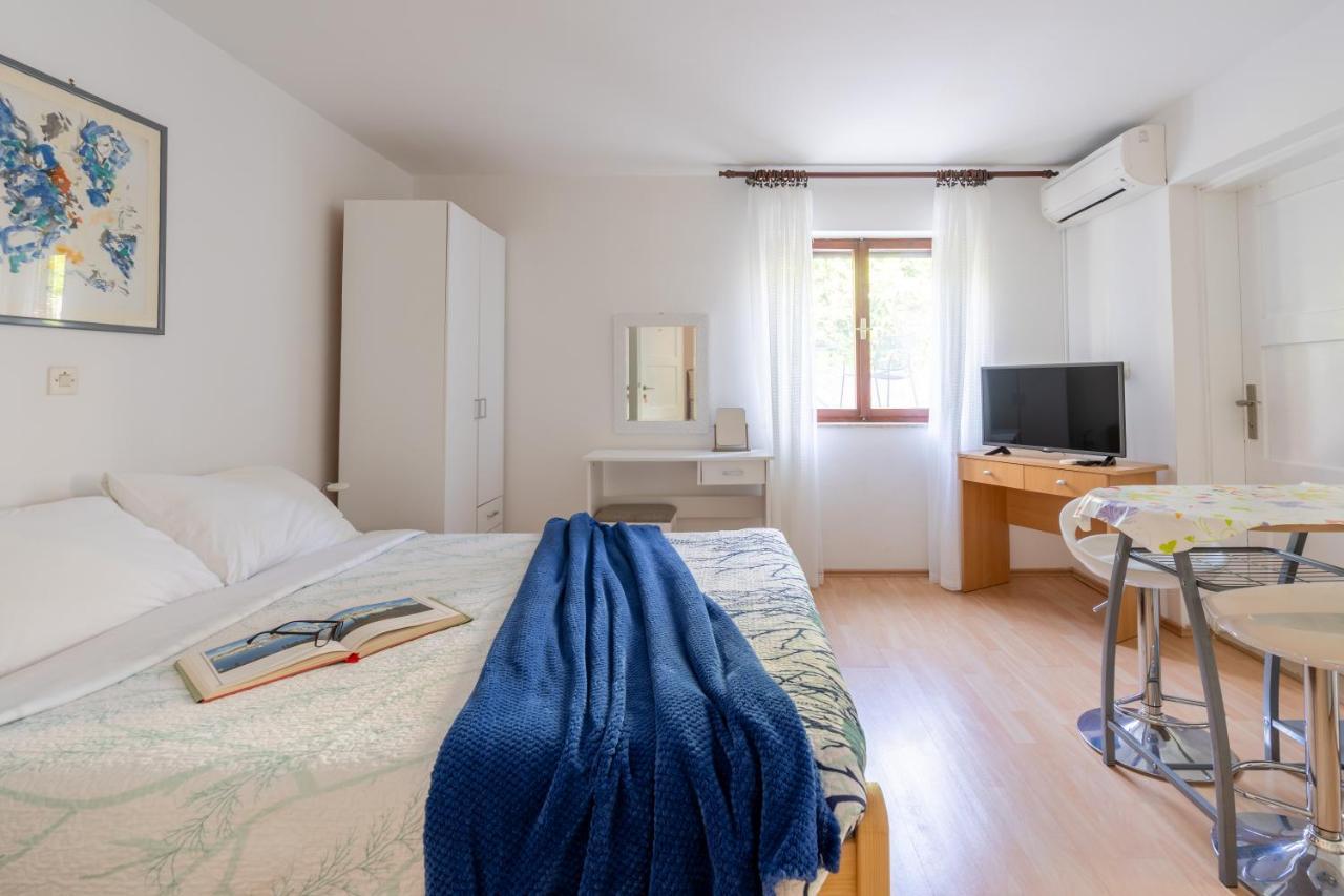 Apartmani&Soba Mimi Rovinj Exteriör bild