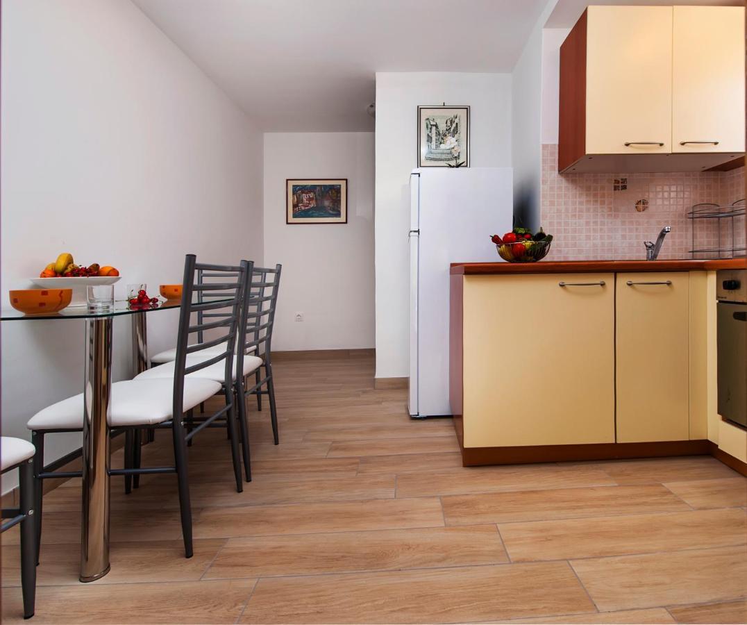 Apartmani&Soba Mimi Rovinj Exteriör bild