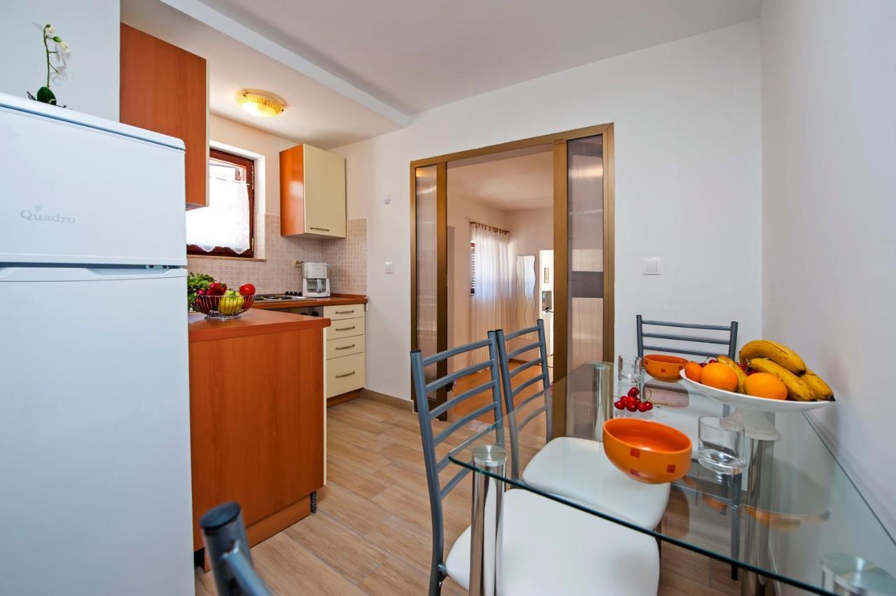 Apartmani&Soba Mimi Rovinj Exteriör bild