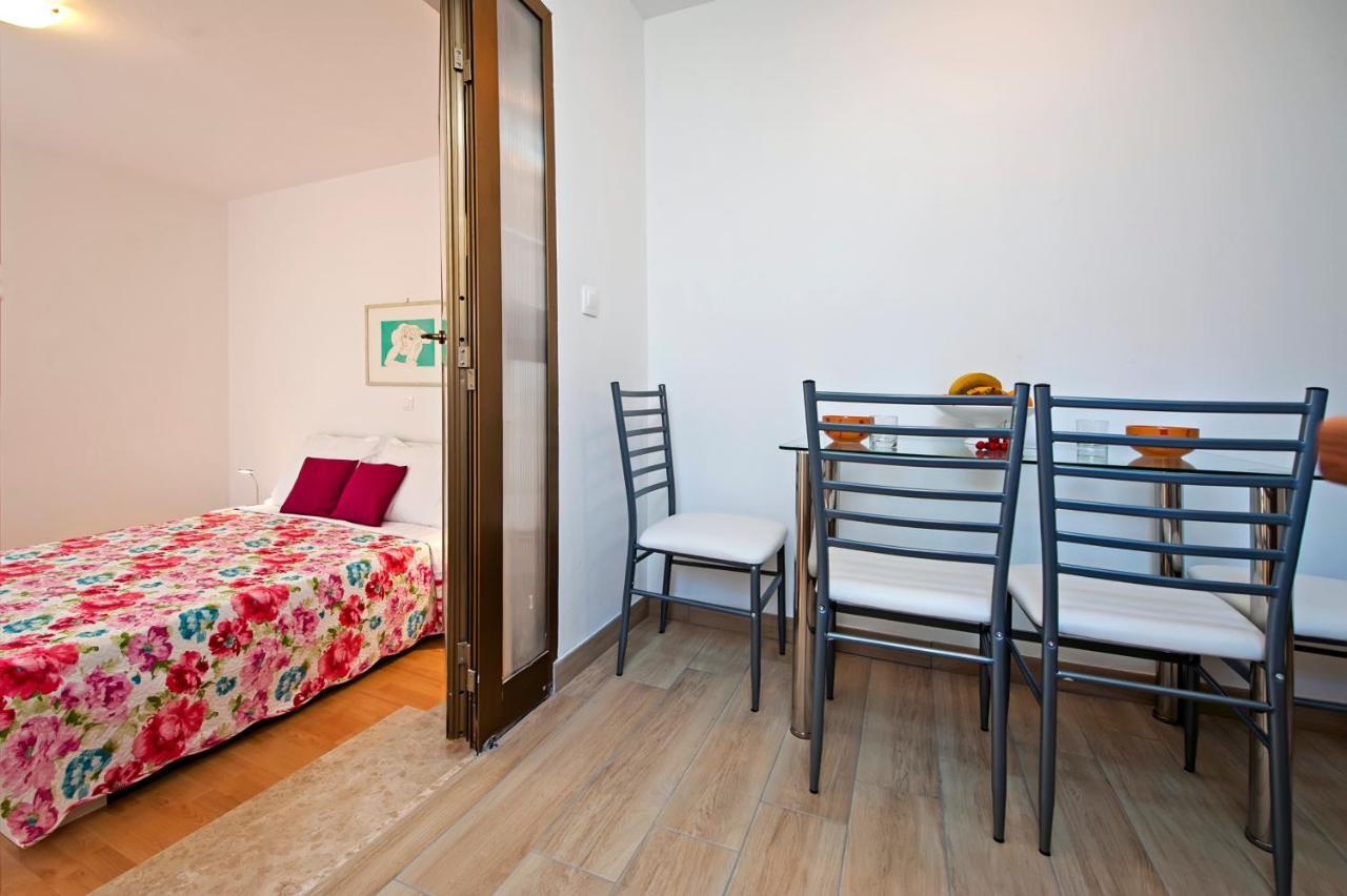 Apartmani&Soba Mimi Rovinj Exteriör bild