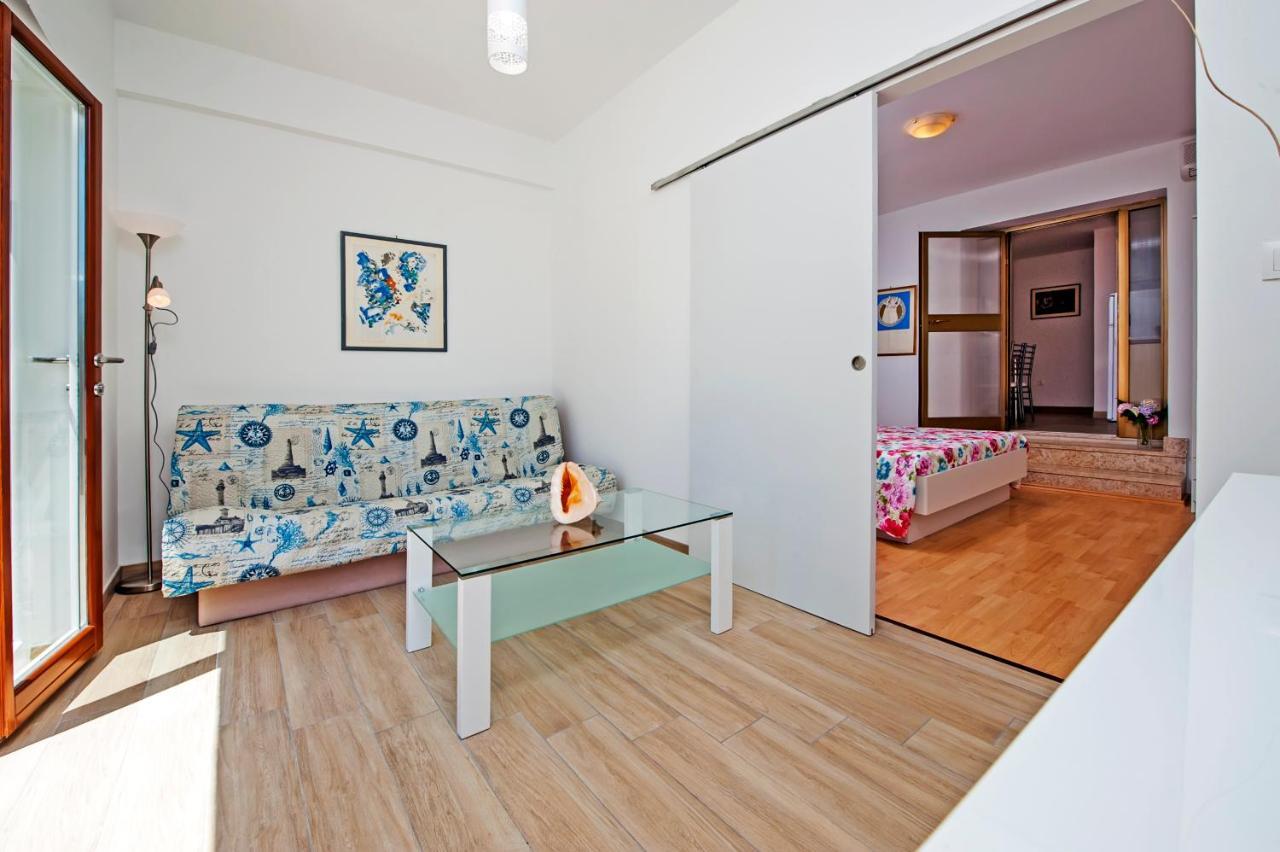 Apartmani&Soba Mimi Rovinj Exteriör bild
