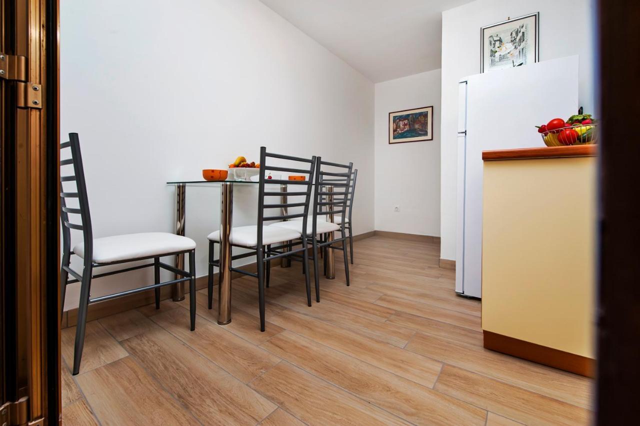 Apartmani&Soba Mimi Rovinj Exteriör bild