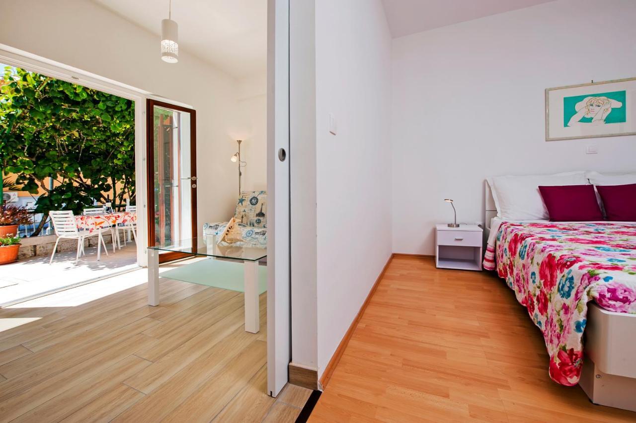 Apartmani&Soba Mimi Rovinj Exteriör bild