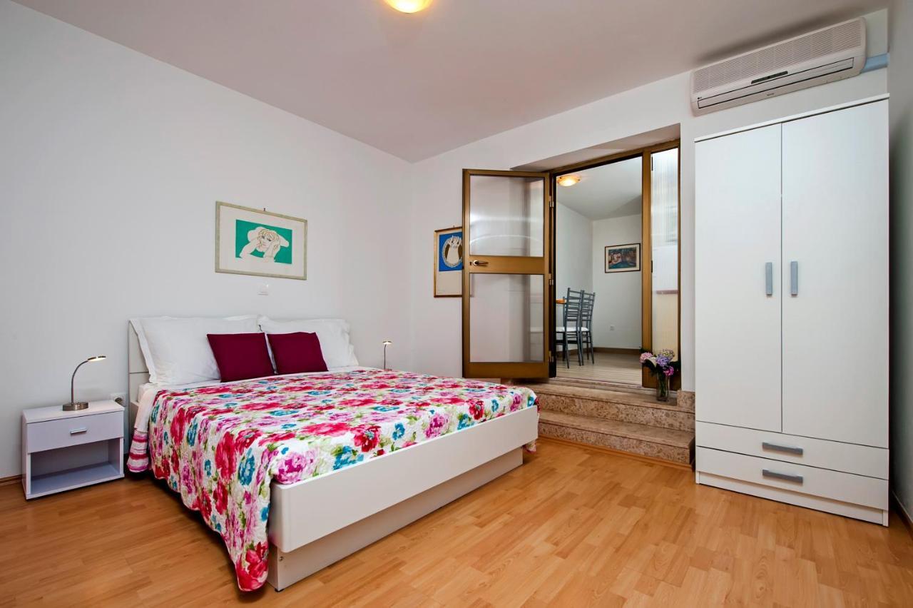 Apartmani&Soba Mimi Rovinj Exteriör bild